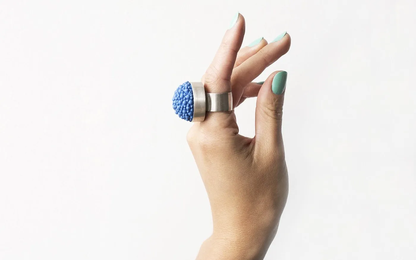 Dovilė Bertulytė nautilus latitude statement silicone blue ring