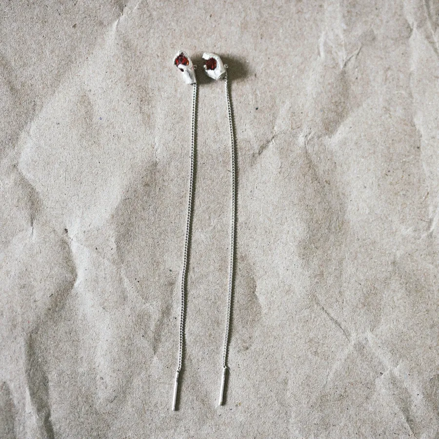 Tiny Hands | Silver Red Garnets Thread Through Earrings — Dovilė Bertulytė