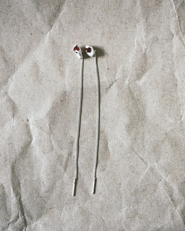Tiny Hands | Silver Red Garnets Thread Through Earrings — Dovilė Bertulytė