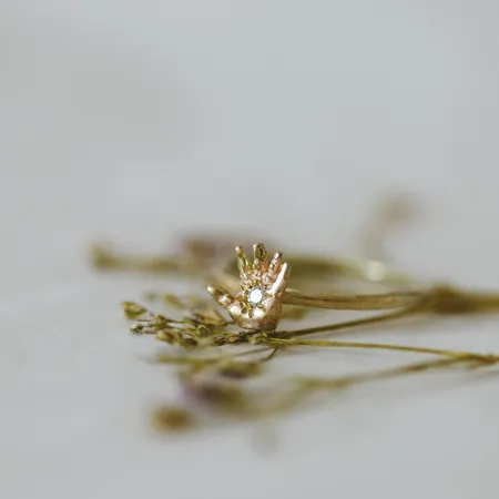 Ella | 9ct Customizable Gold Ring With Stone