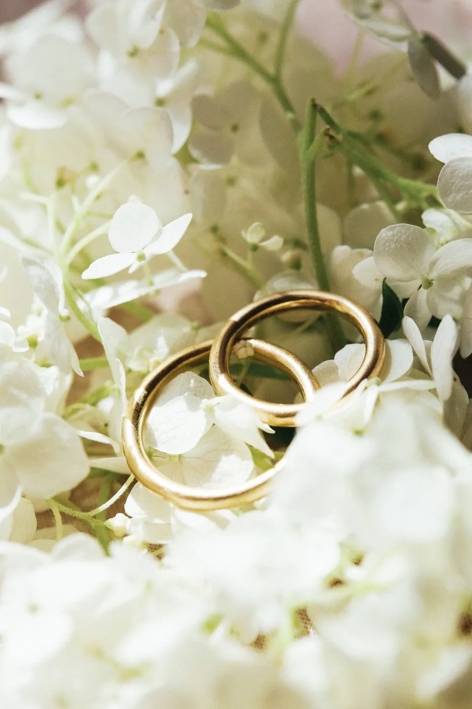 Dovile_Bertulyte_flowers and wedding bands4