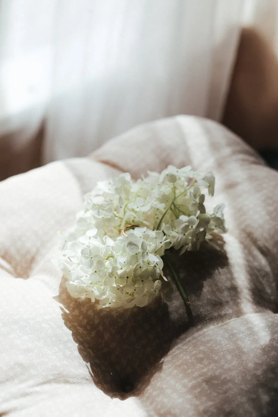 Dovile_Bertulyte_flowers and wedding bands2